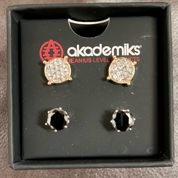 Akademiks Jewelry - ✅NEW “Akademiks” Fashion Earring Set Silver/Gold Rhinestone